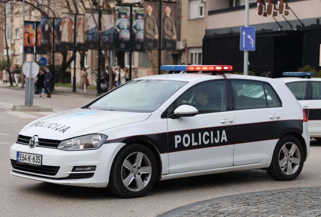 Motociklist teško ozlijeđen u prometnoj nesreći kod Sretnica